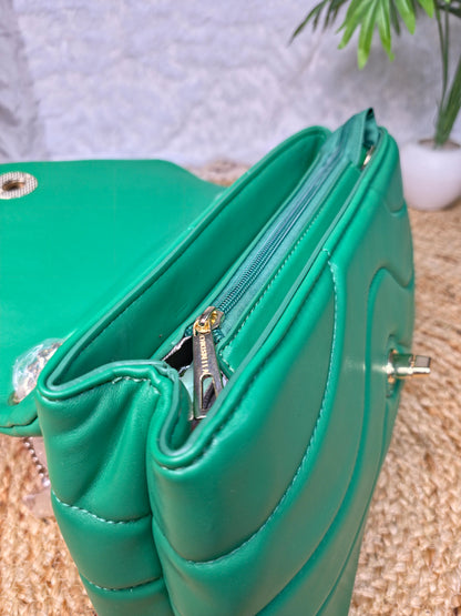 BAGMATES Iconic statement handbag