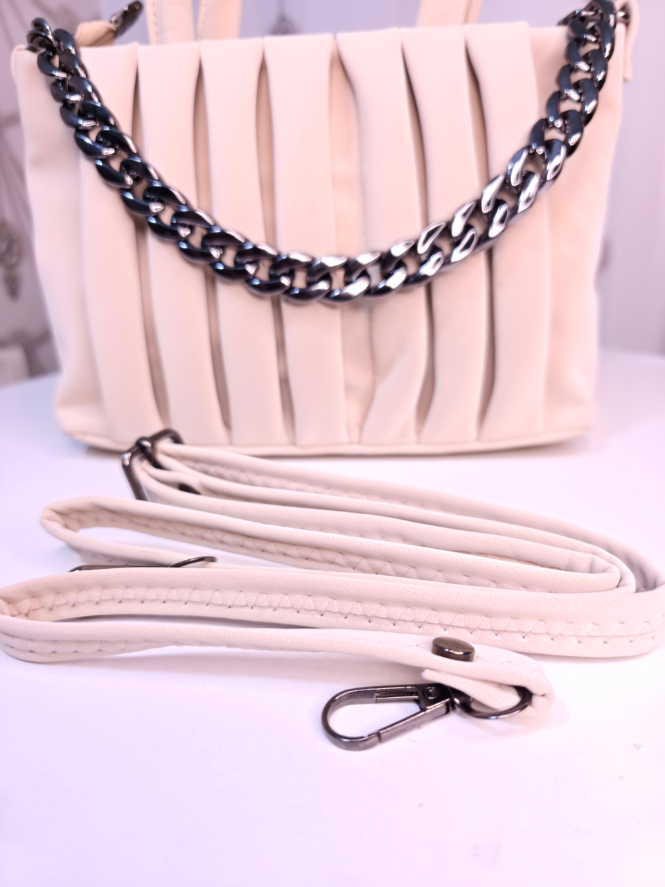 Soft body sling bag