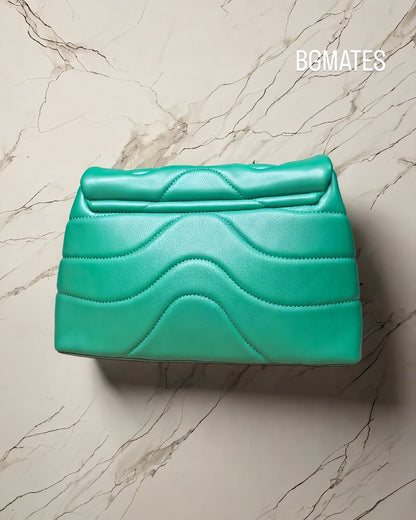 BAGMATES Iconic statement handbag