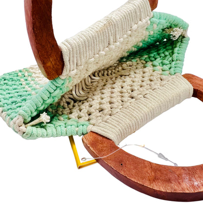 Yarn bag with wooden handle