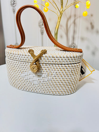 Checks with loop white handbag with printed inner body