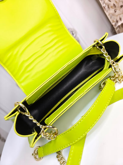 Western looks shoulder bag
