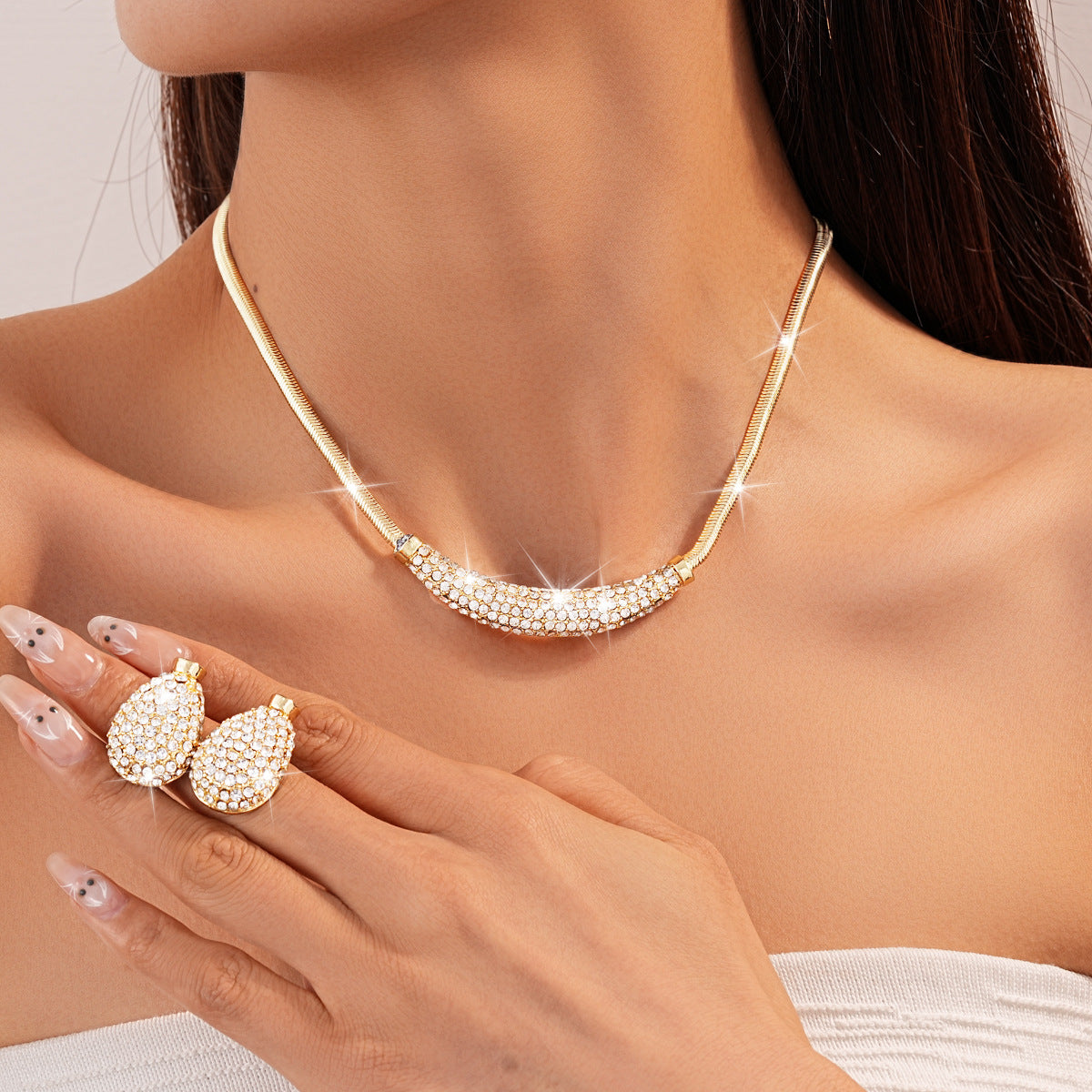 Elegant Gold Tone Rhinestone Choker Necklace & Earring Set