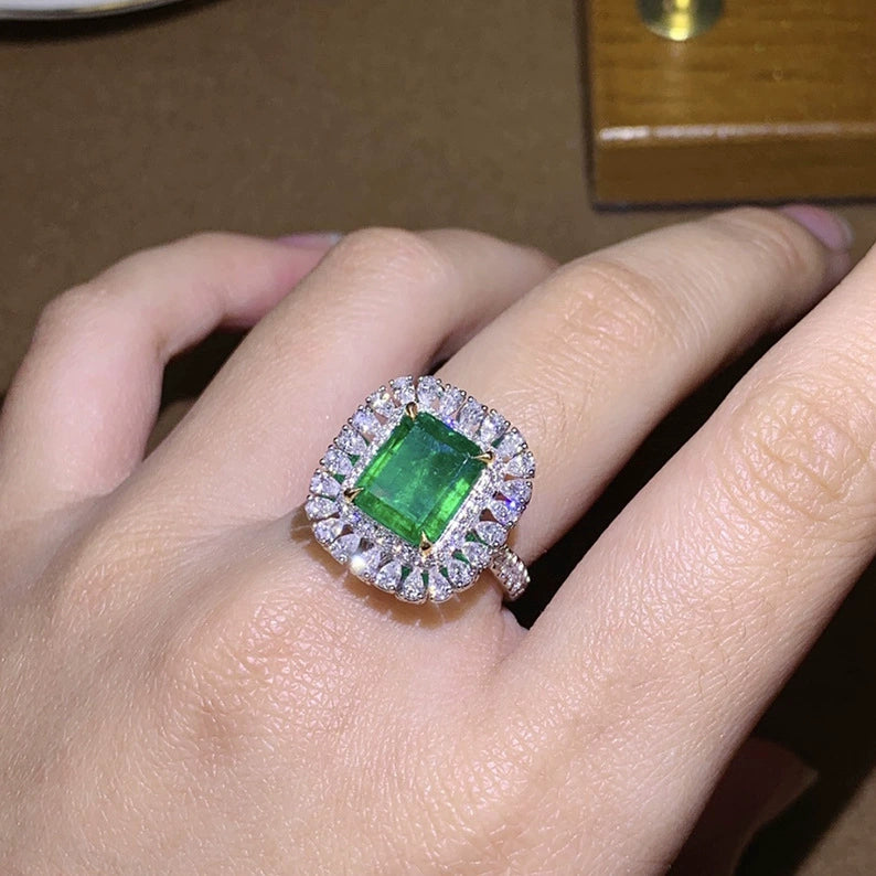 Adjustable Elegant Emerald & Diamond Halo Ring | Exquisite Gold Design