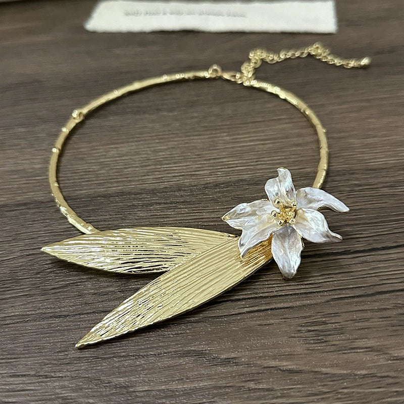 Elegant Golden Leaf & White Flower Choker Necklace
