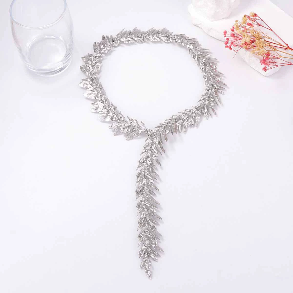 Elegant Gold Leaf Design Lariat Necklace