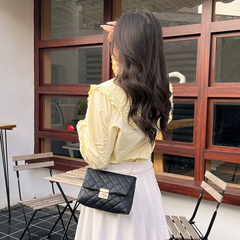 Elegant Quilted Crossbody Bag with Gold Chain