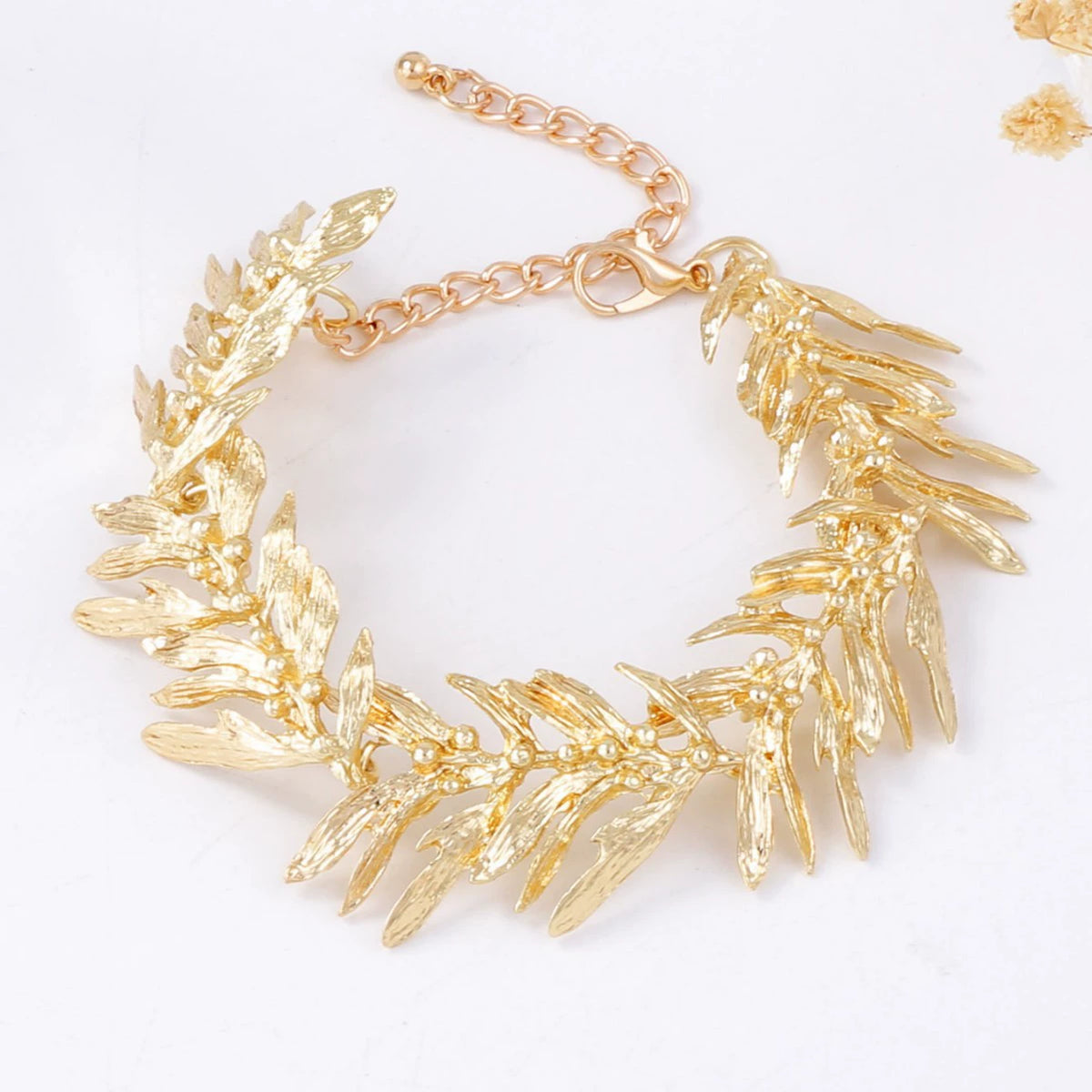 Elegant Gold Leaf Bracelet - Nature-Inspired Adjustable